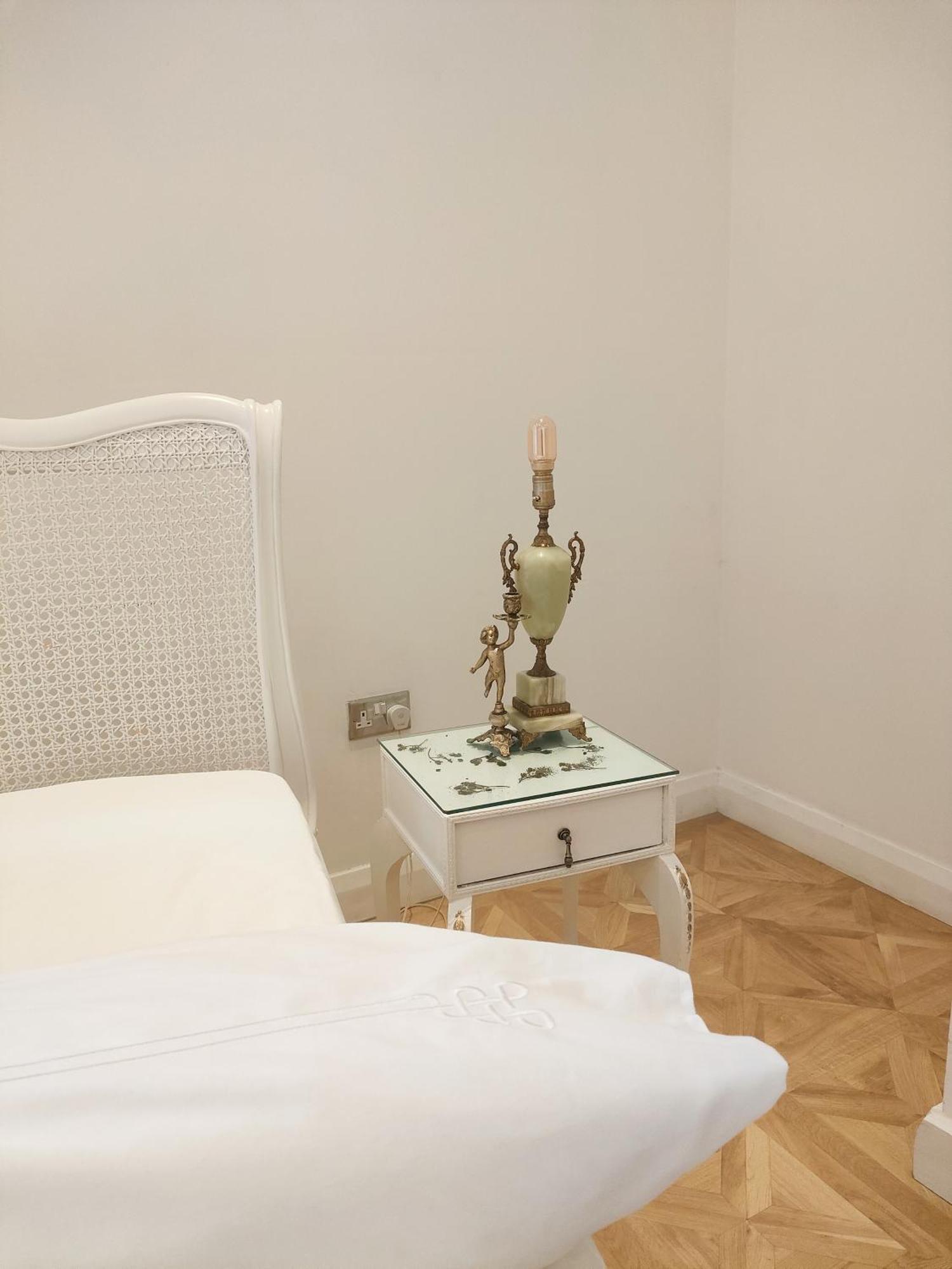 Versailles Nottingham Ngoại thất bức ảnh