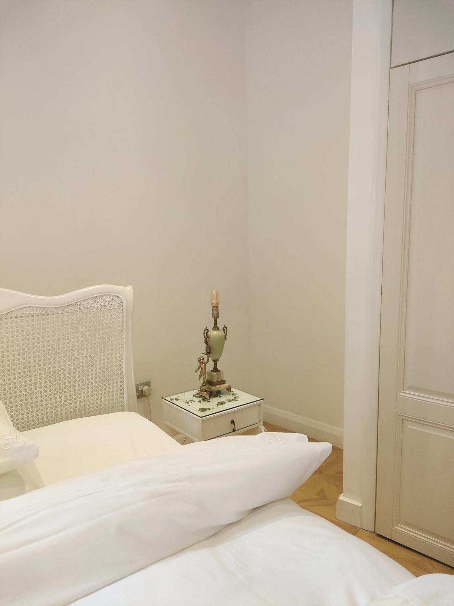 Versailles Nottingham Ngoại thất bức ảnh