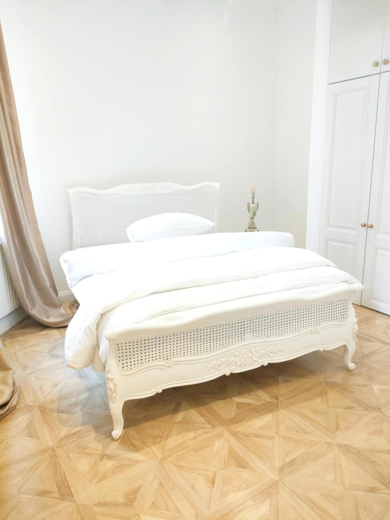 Versailles Nottingham Ngoại thất bức ảnh